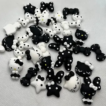 HK Charms (5 PCS)