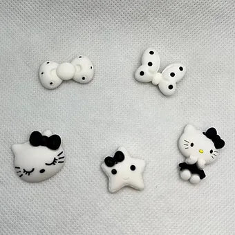 HK Charms (5 PCS)