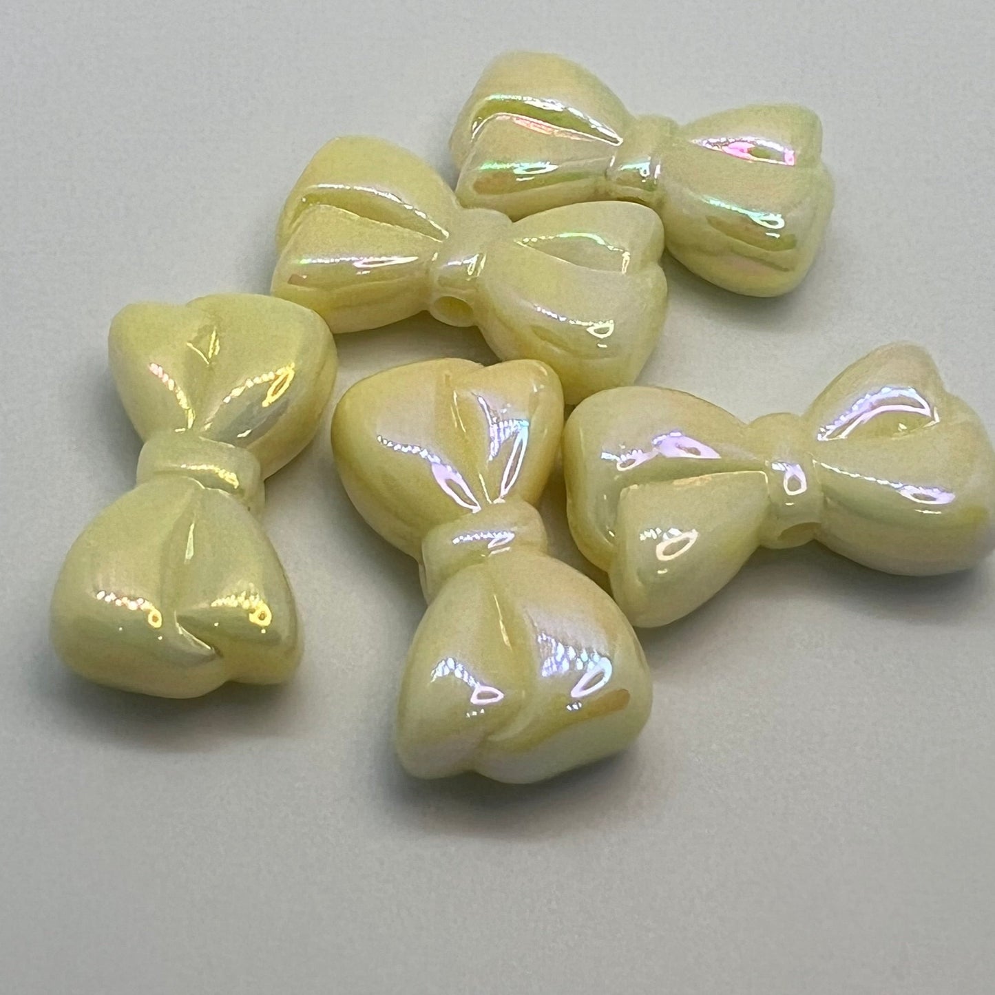 Pearlescent Bow Beads (3 PCS)