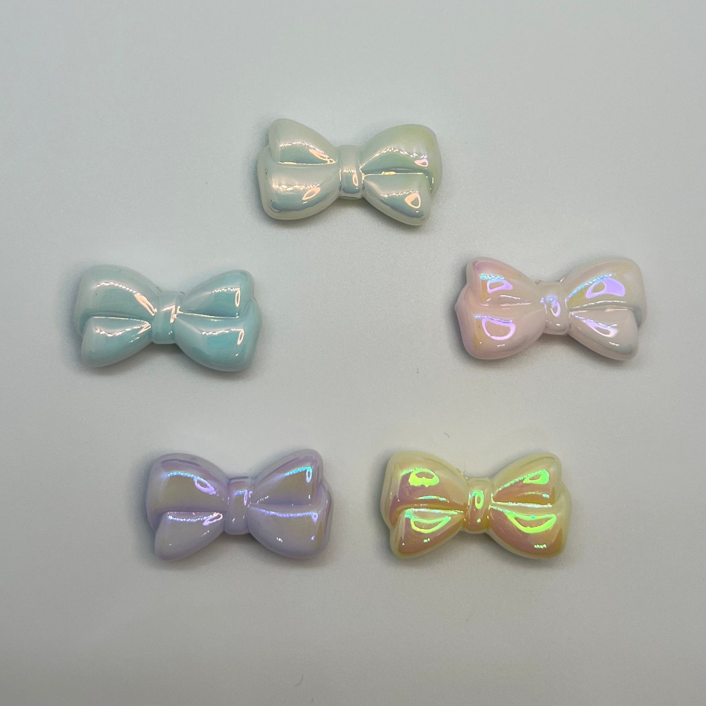 Pearlescent Bow Beads (3 PCS)